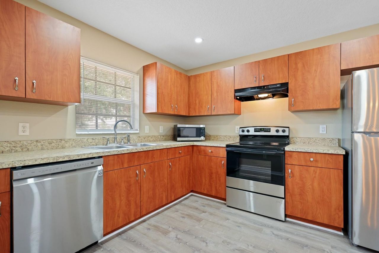 2106 Pleasant View Avenue, Ruskin, FL 33570 Photo
