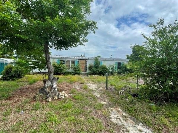 12024 LAKEVIEW DRIVE , LEESBURG, FL 34788