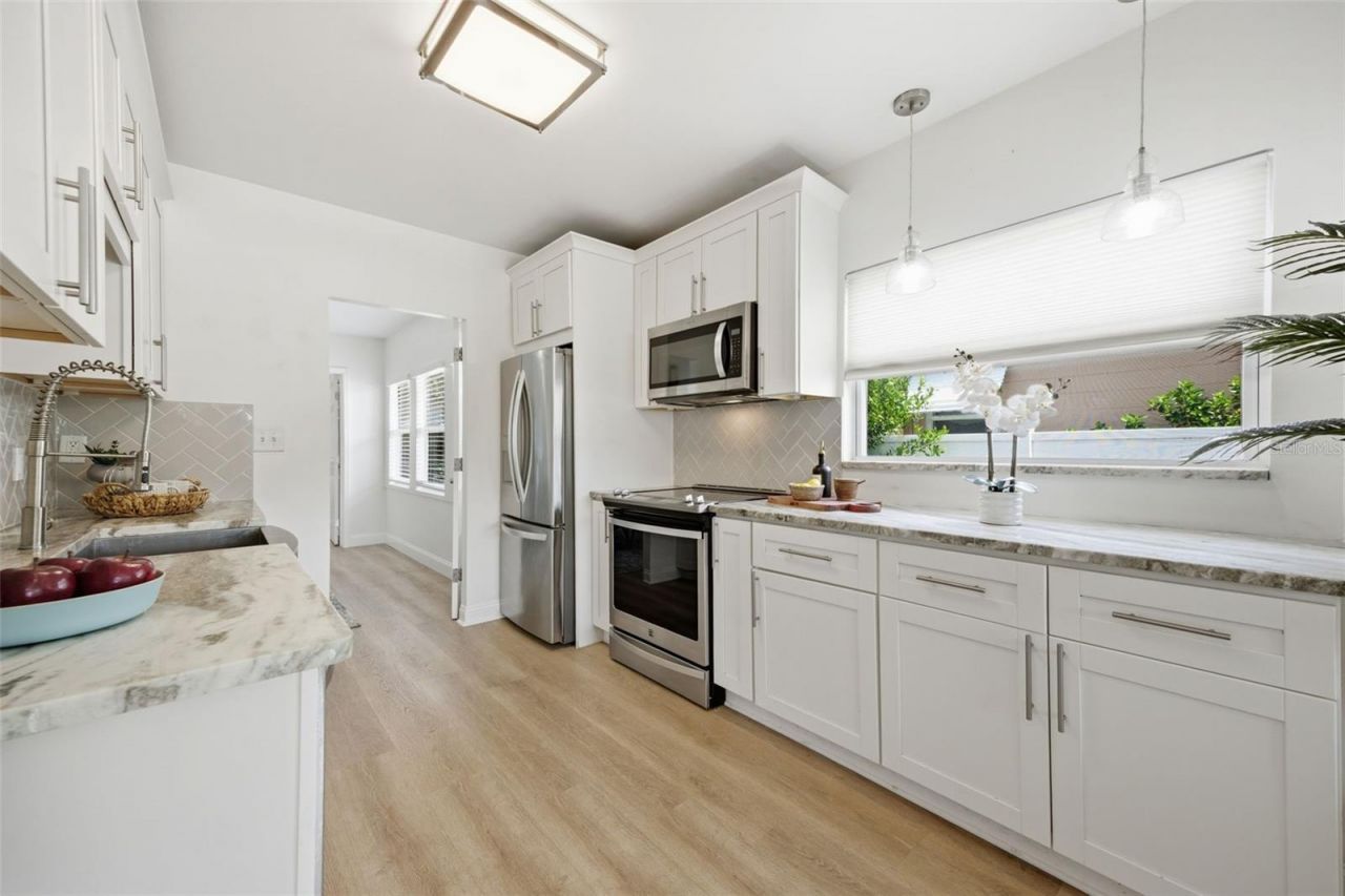 1337 34th Avenue N, Saint Petersburg, FL 33704 Photo