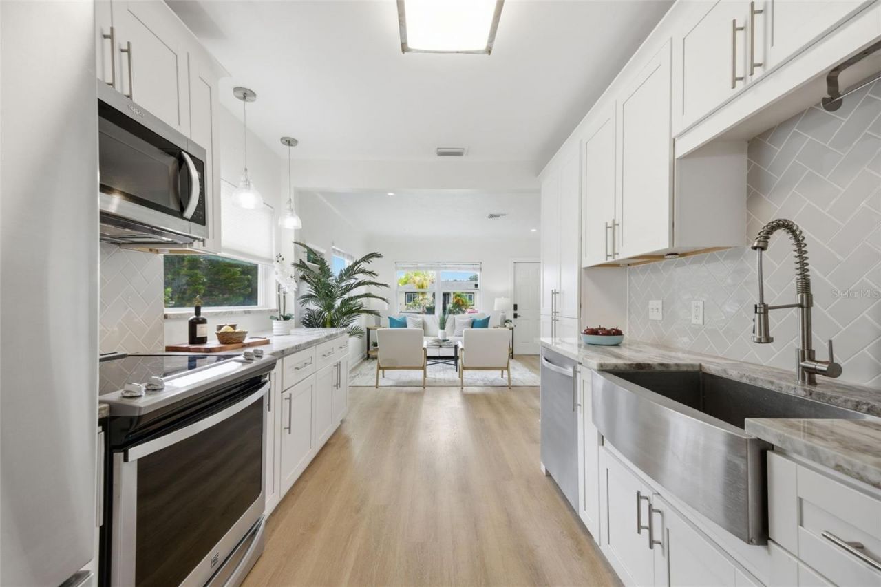 1337 34th Avenue N, Saint Petersburg, FL 33704 Photo