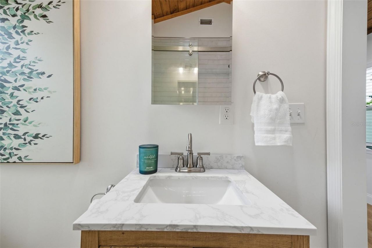 1337 34th Avenue N, Saint Petersburg, FL 33704 Photo