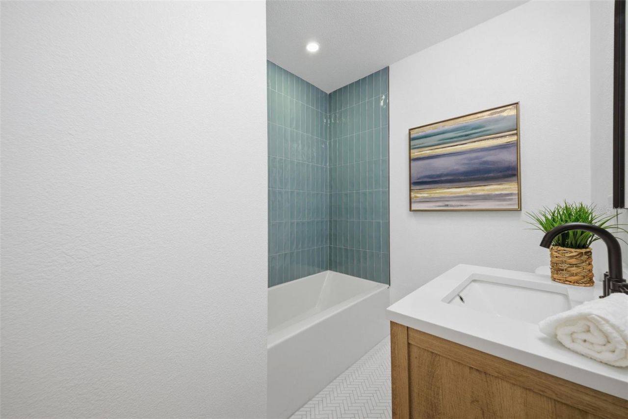 1337 34th Avenue N, Saint Petersburg, FL 33704 Photo