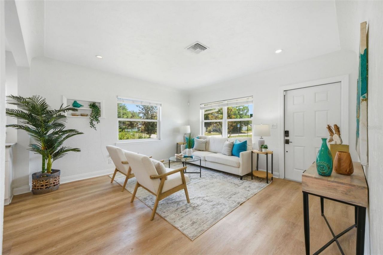 1337 34th Avenue N, Saint Petersburg, FL 33704 Photo