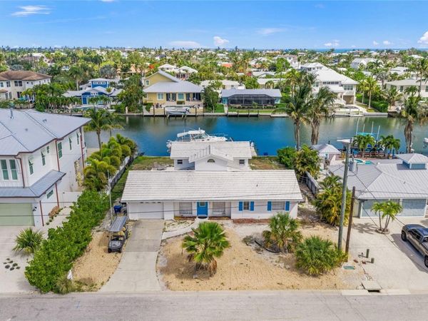 512 67TH STREET , HOLMES BEACH, FL 34217