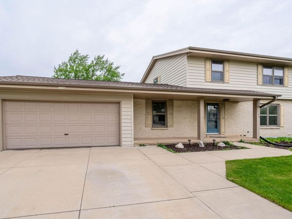12740 W Eden Trl, New Berlin, WI 53151