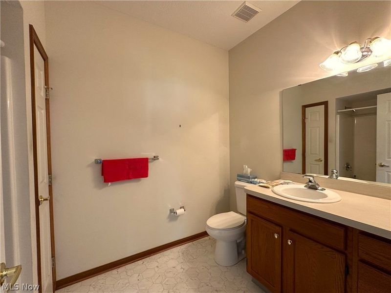 135 Village Drive, Seven Hills, OH 44131 Photo 13