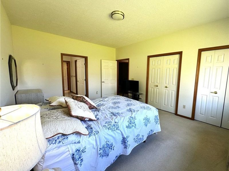 135 Village Drive, Seven Hills, OH 44131 Photo 16