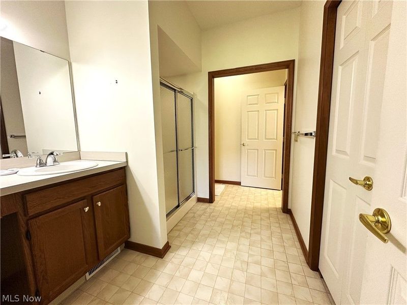 135 Village Drive, Seven Hills, OH 44131 Photo 18