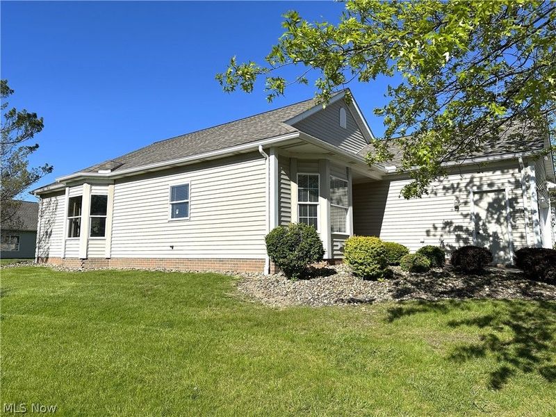 135 Village Drive, Seven Hills, OH 44131 Photo 3