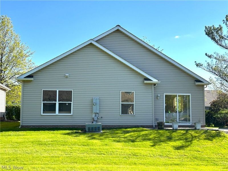 135 Village Drive, Seven Hills, OH 44131 Photo 4