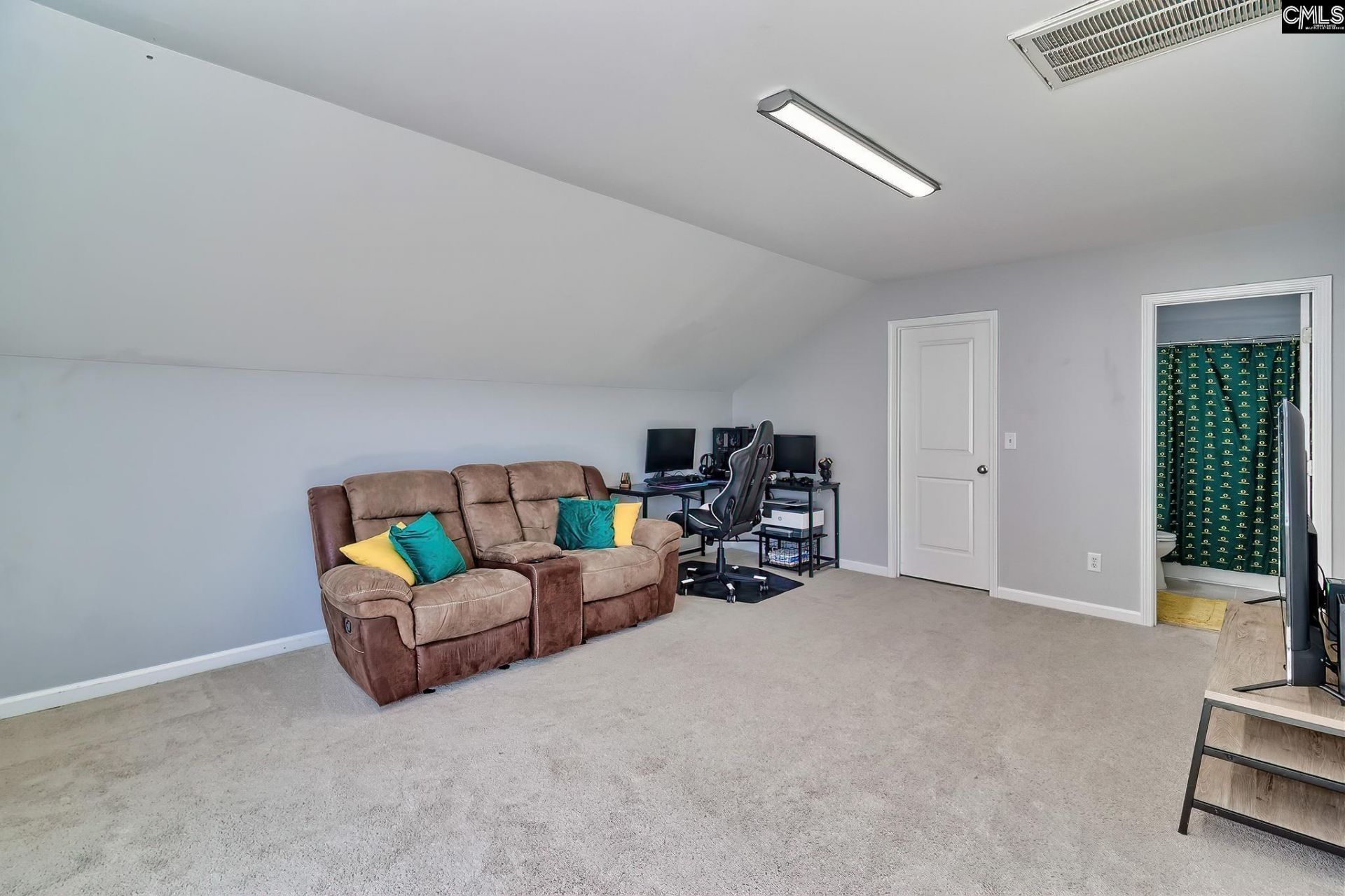 132 Castlefield Drive Photo 28