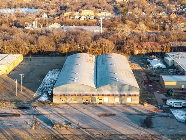 900 N 4 Street, Guthrie, OK 73044