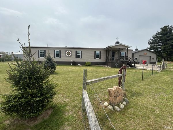 10105 E 150N Road, Grovertown, IN 46531