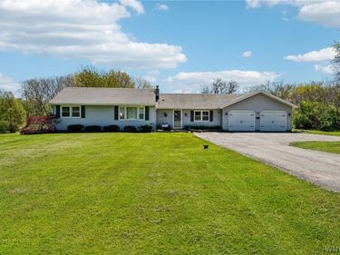 10487 Alexander Road, Alexander, NY 14005