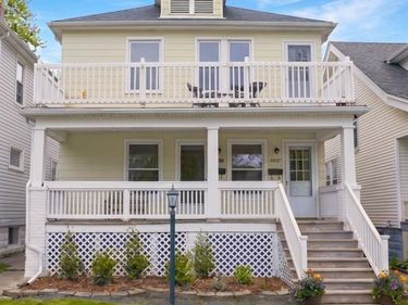 1093-95 Lakepointe Street , Grosse Pointe Park, MI 48230
