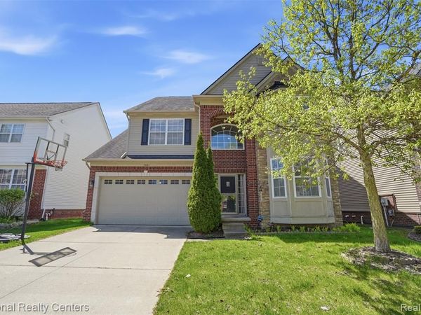 51161 Hallfield Street, Novi, MI 48374