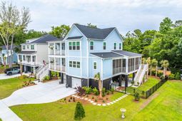1427 Dahlia Drive photo 4