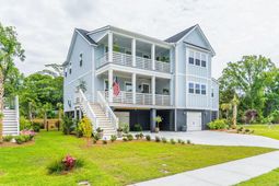 1427 Dahlia Drive photo 4