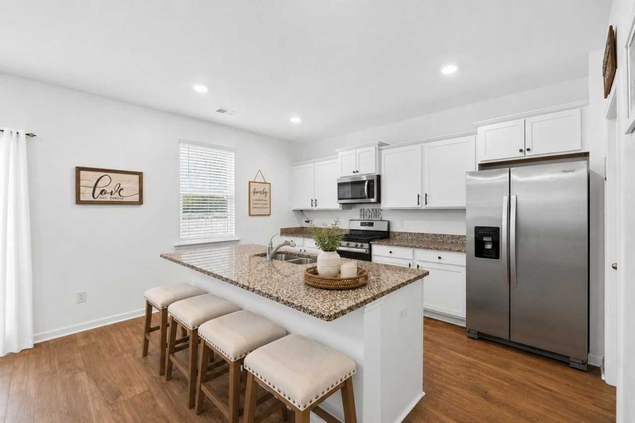 358 Azore Way Photo 7