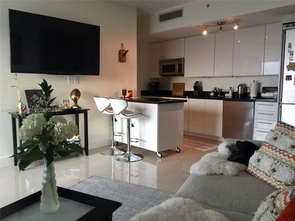 92 SW 3rd St , Unit 4106, Miami, FL 33130