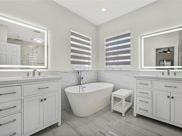 15632 NW 79th Ct, Miami Lakes, FL 33016