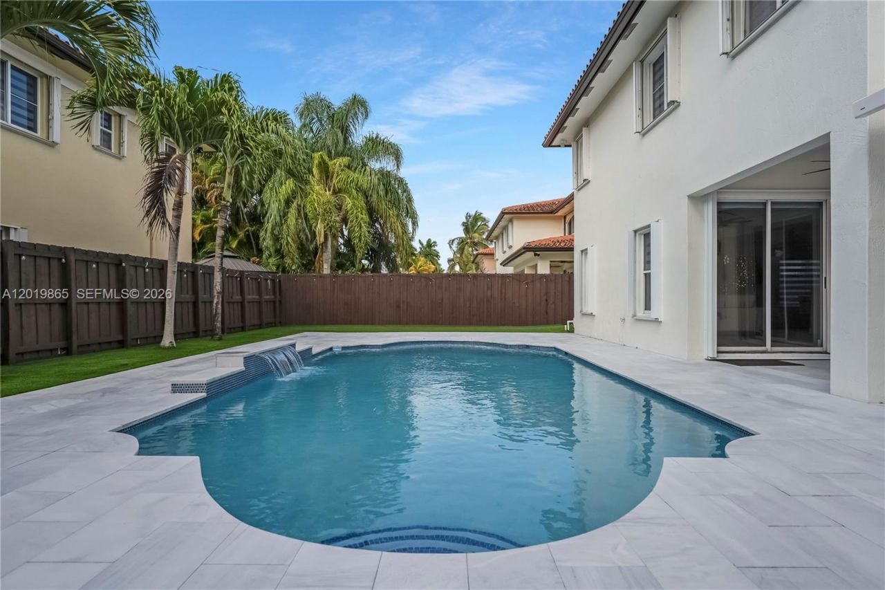 15632 NW 79th Ct, Miami Lakes, FL 33016 Photo