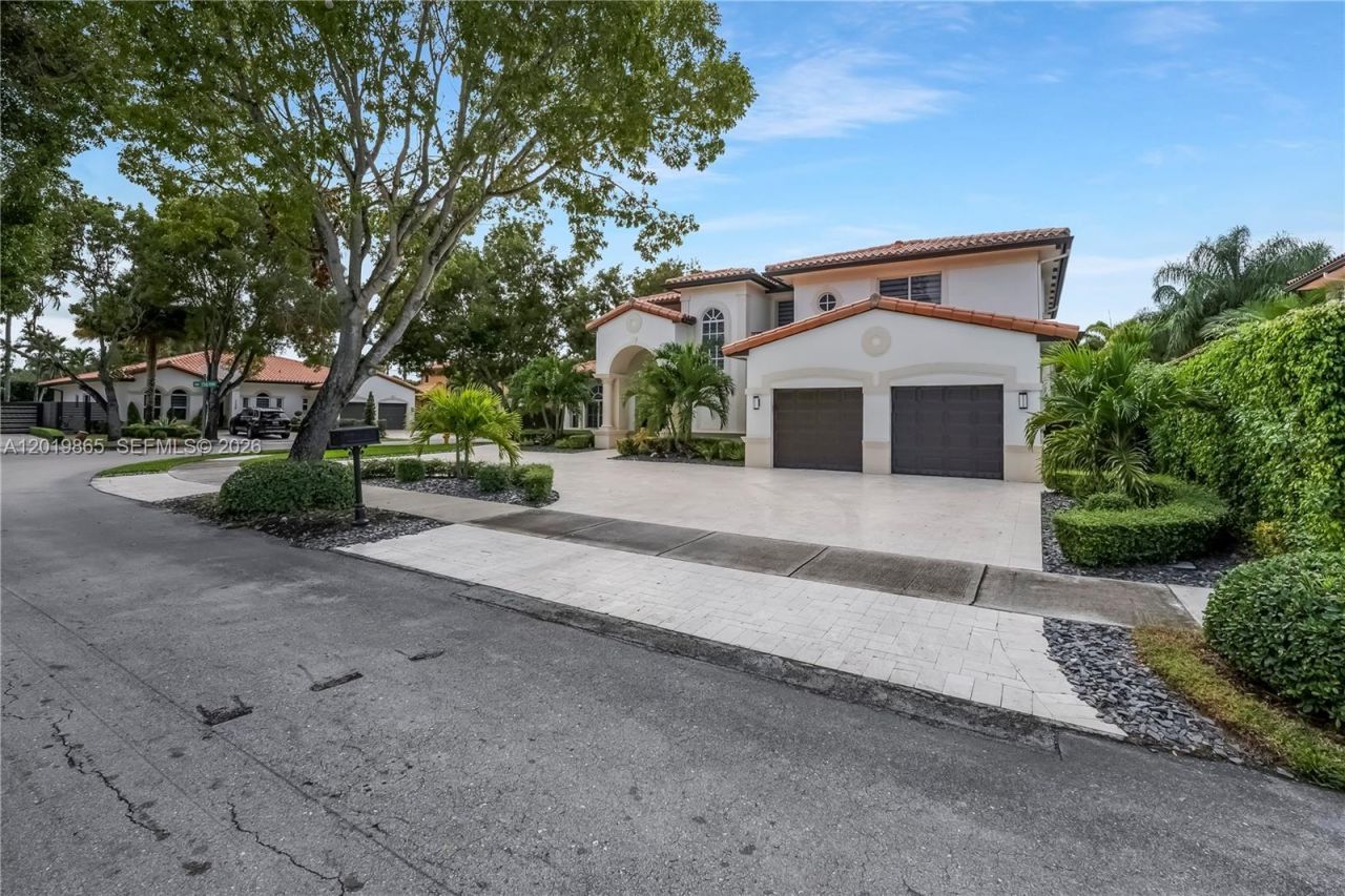 15632 NW 79th Ct, Miami Lakes, FL 33016 Photo