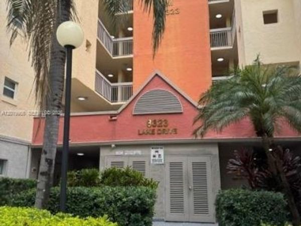 8323 Lake Dr , Unit 506, Doral, FL 33166