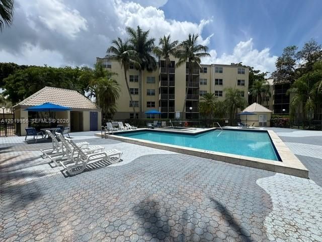 8323 Lake Dr , Unit 506, Doral, FL 33166 Photo