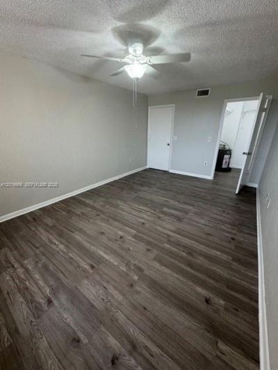 8323 Lake Dr , Unit 506, Doral, FL 33166 Photo