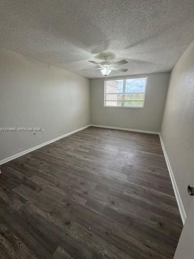 8323 Lake Dr , Unit 506, Doral, FL 33166 Photo