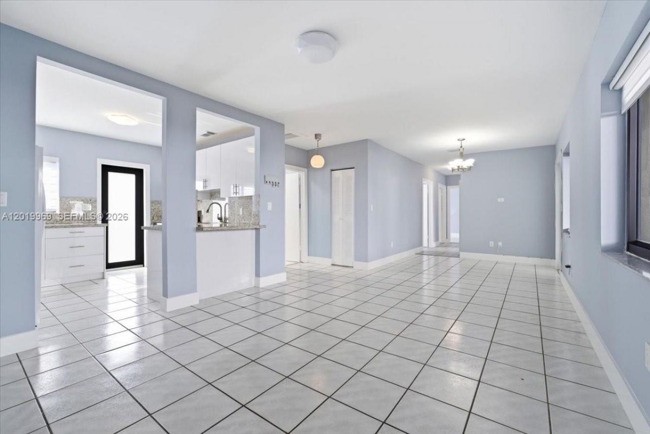 3297 SW 26th St , Miami, FL 33133 Photo