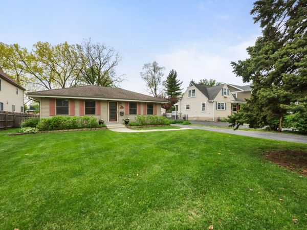 29 W Goebel Drive , Lombard, IL 60148