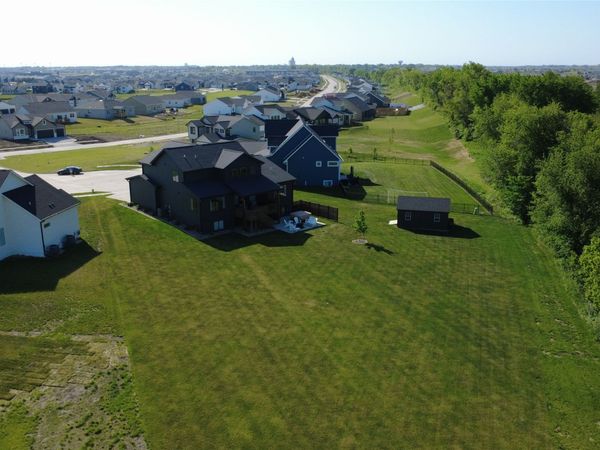 1540 NW Bull Run Court, Waukee, IA 50263