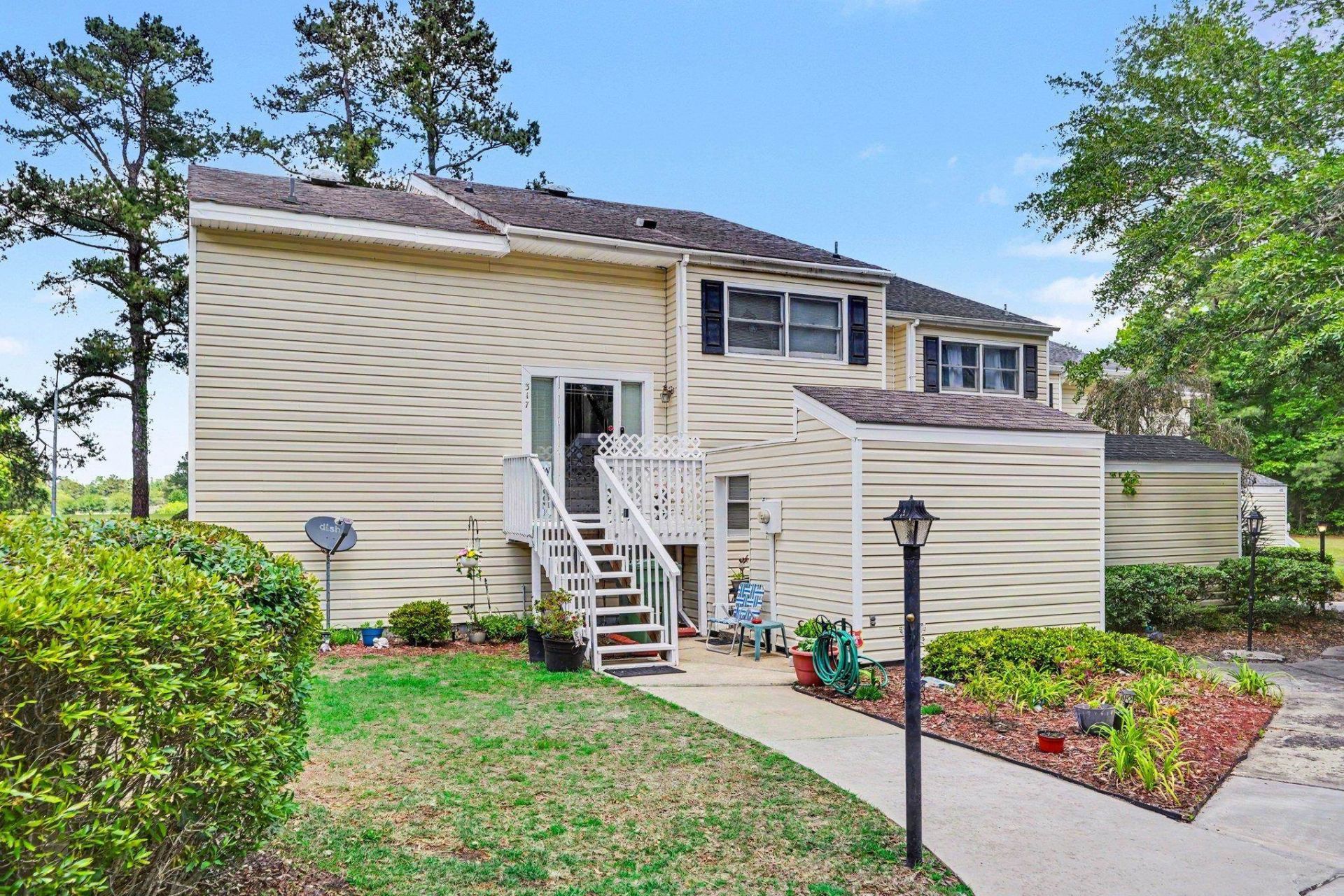 317 Lakeview Dr.  Photo 4
