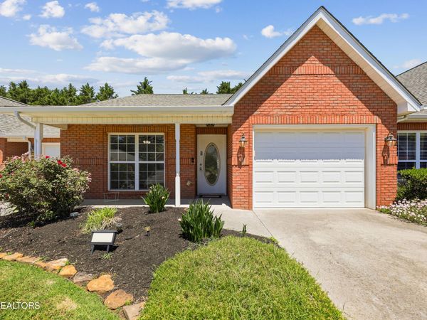 2924 Dominion Drive, Maryville, TN 37803