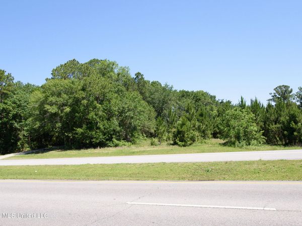 W Bienville Boulevard, Ocean Springs, MS 39564
