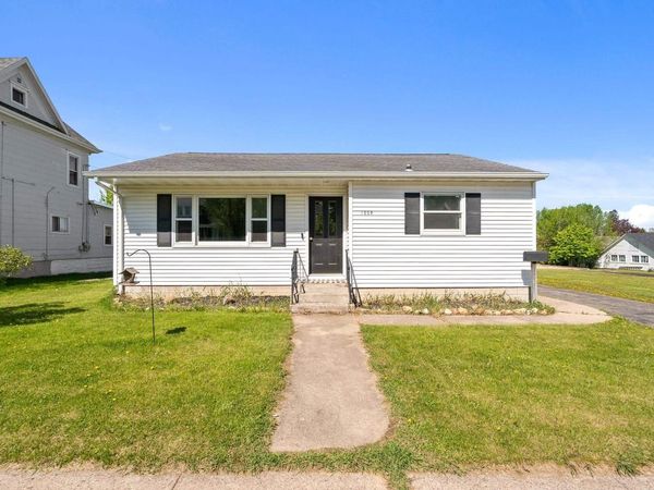 1009 PEARL STREET, New London, WI 54961