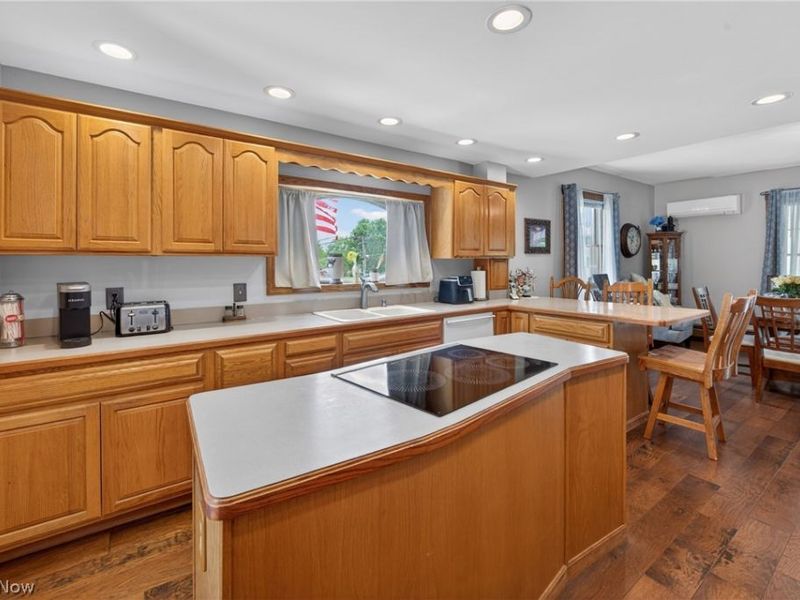 1933 W High Street, Orrville, OH 44667 Photo 5