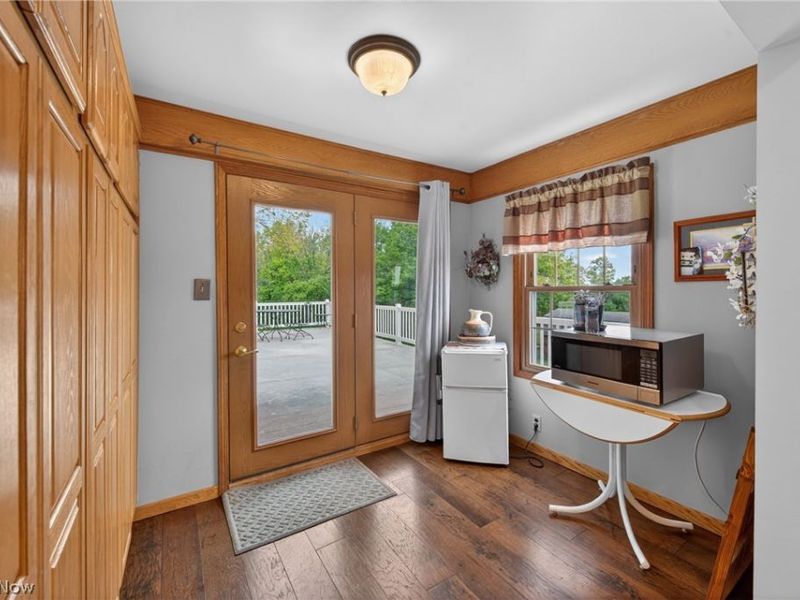 1933 W High Street, Orrville, OH 44667 Photo 8