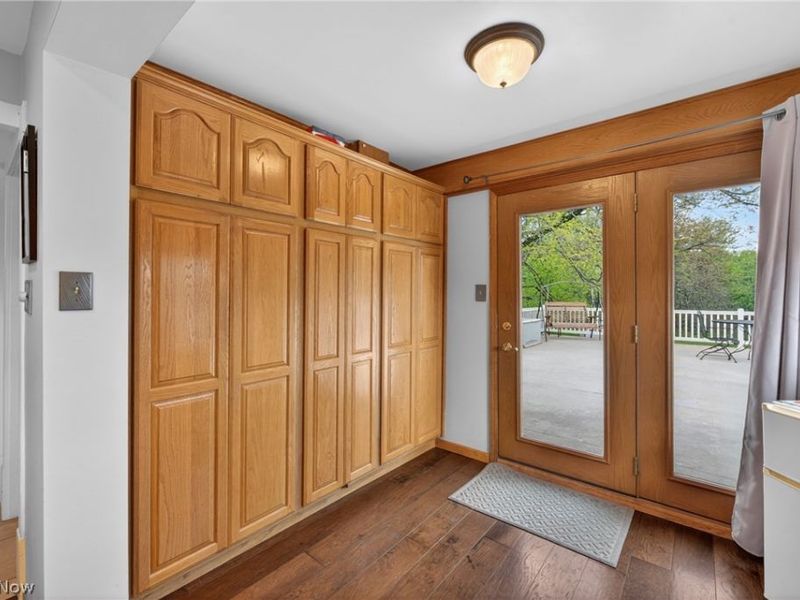 1933 W High Street, Orrville, OH 44667 Photo 9