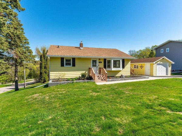 326 W Gustavus Avenue , Fergus Falls, MN 56537