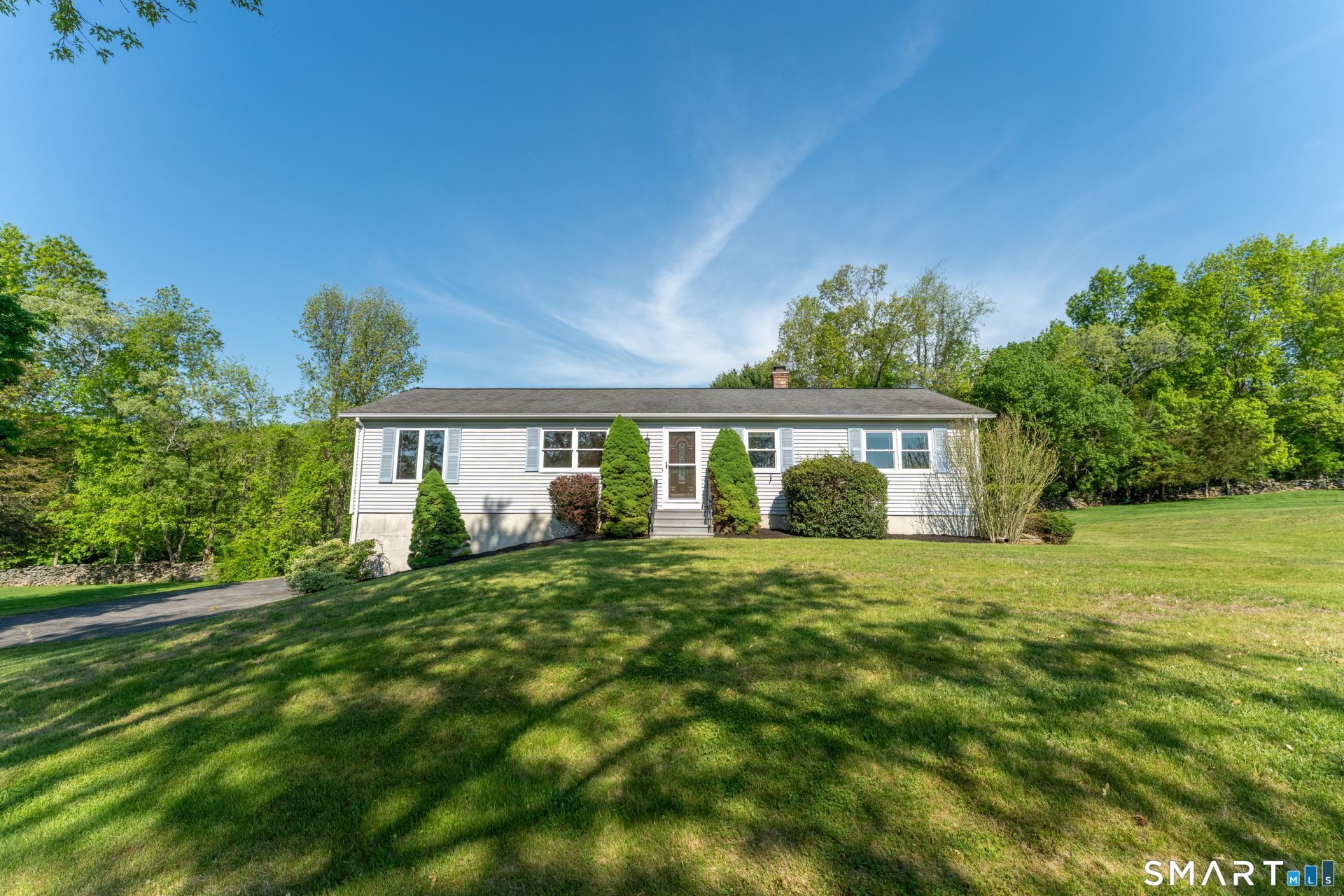 25 Mohegan, Griswold, CT 06351 Main Photo