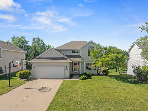 15164 Hawthorn Drive, Clive, IA 50325