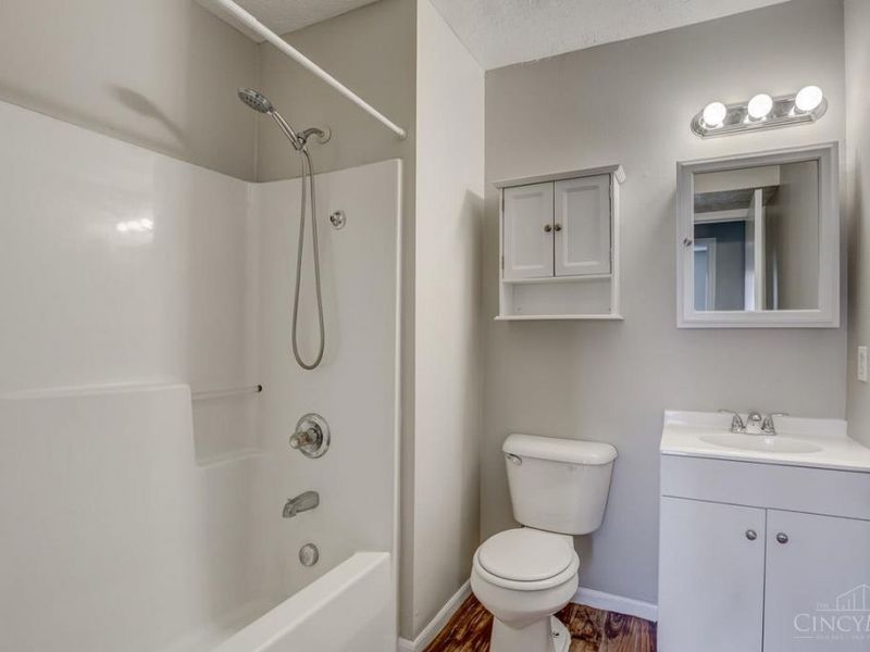 5547 Kirby Avenue, Cincinnati, OH 45239 Photo 13
