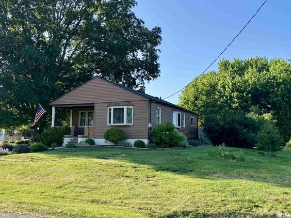 583 W FORT Street, Farmington, IL 61531
