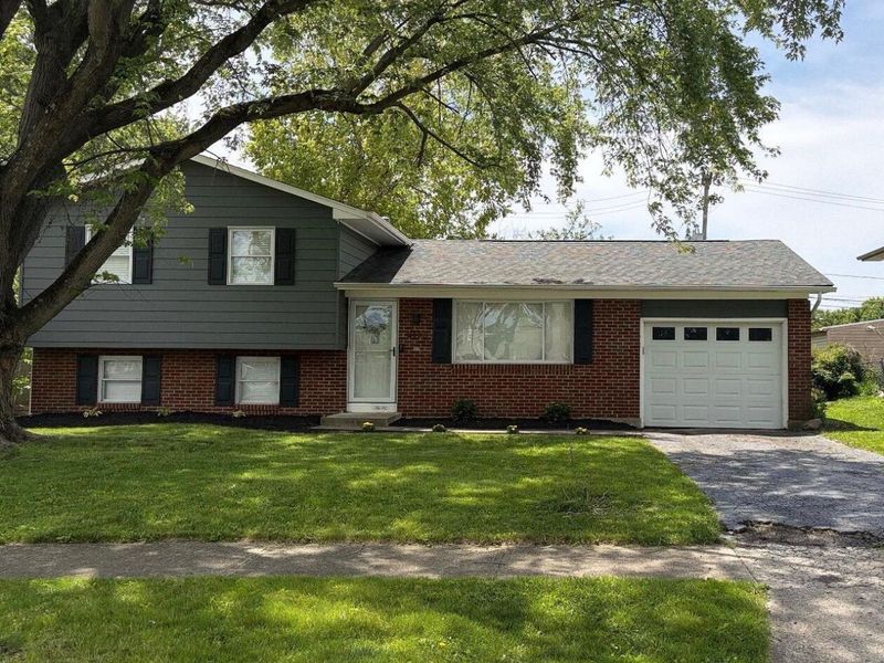 2433 Yates Avenue, Grove City, OH 43123 Photo 1