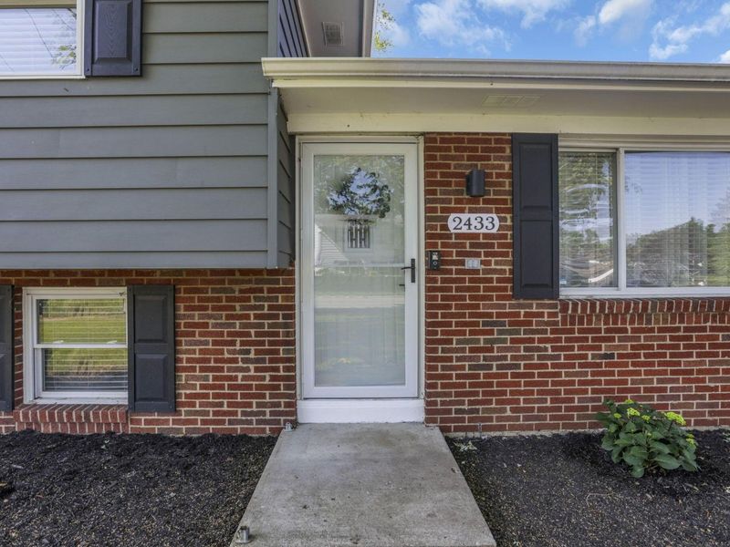 2433 Yates Avenue, Grove City, OH 43123 Photo 4