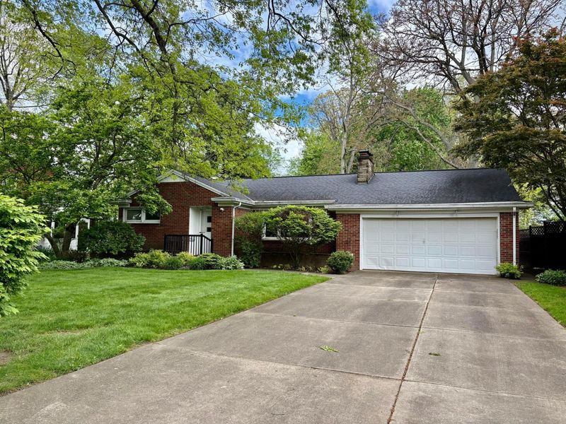 319 Bachtel Street SE, North Canton, OH 44720 Photo 2