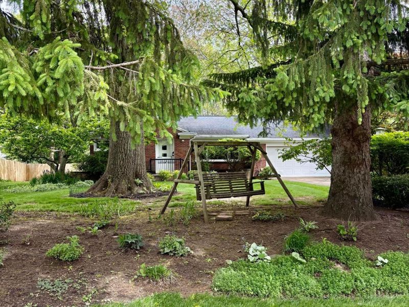 319 Bachtel Street SE, North Canton, OH 44720 Photo 4